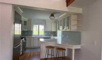 157 Briarwood Ave, Middletown, RI 02842