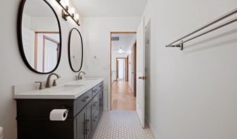 375 McClure Ave, Astoria, OR 97103