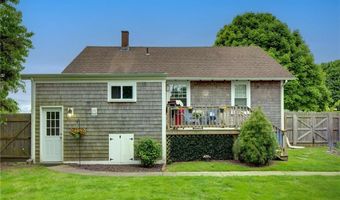 25 Renfrew Ave, Middletown, RI 02842