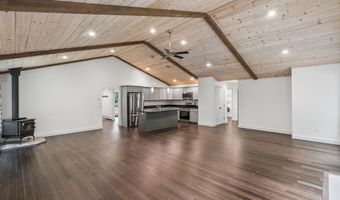 67 E West Ln, Belgrade, ME 04917