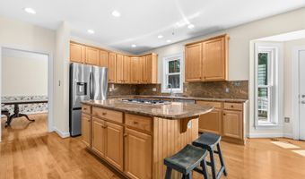 6914 WINTER Ln, Annandale, VA 22003