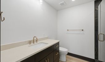 217 NE H St, Bentonville, AR 72712