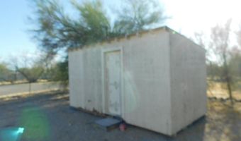 42770 Winema Dr, Bouse, AZ 85325