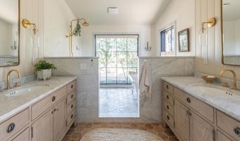 64141 Tumalo Rim Dr, Bend, OR 97703