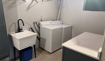 322 5th St E, Bottineau, ND 58318
