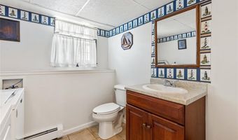 14 Davisville Ln, Narragansett, RI 02882