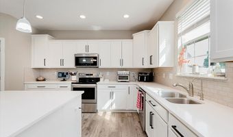 1715 Foudray Cir S, Avon, IN 46123