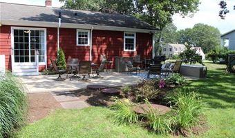 25 Beechnut Dr, Johnston, RI 02919