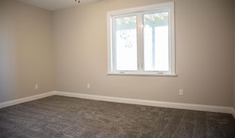 2282 Helle Dr, Asbury, IA 52002