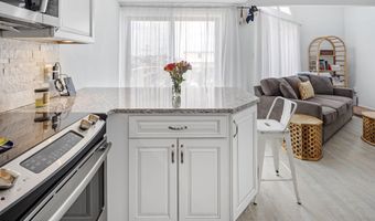 9 Pearl St 1G, Beach Haven, NJ 08008