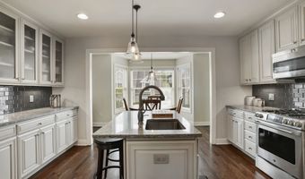 206 Copper Square Dr 206, Bethel, CT 06801