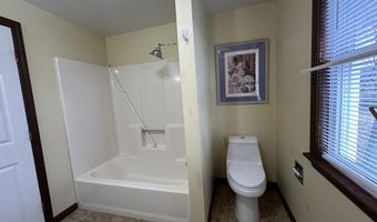 90 Baldwin Dr, Bangor, ME 04401