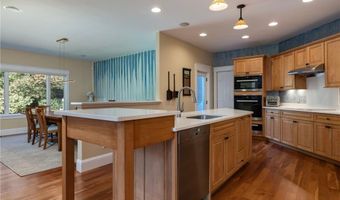 77 Pond Shore Dr, Charlestown, RI 02813