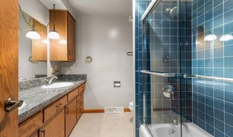 2601 BEECHWOOD Ct, Appleton, WI 54911
