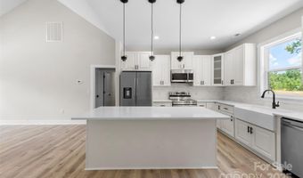 109 Darvee Rd, Blacksburg, SC 29702