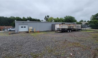 10224 Sycamore Dr, Ashland, VA 23005