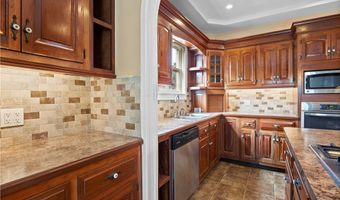 136 Lincoln St, Amherst, OH 44001