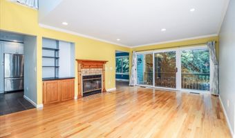 22 Ledgewood Dr 22, Brookfield, CT 06804
