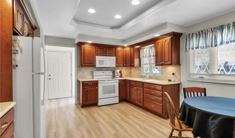 47 Terrylynn Dr, Angola, NY 14006