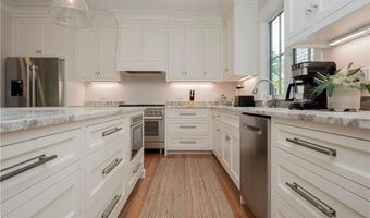 36 Bull St, Newport, RI 02840