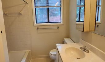 236 TAYLOR RUN Pkwy 8, Alexandria, VA 22314