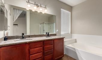 6888 S ONYX Dr, Chandler, AZ 85249