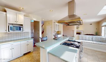 11 Drake Dr, Bayville, NJ 08721