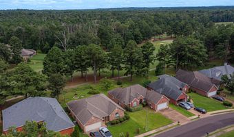 160 Apple Blossom Dr, Brandon, MS 39047