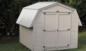 37 Jacob Rd, Belfast, ME 04915