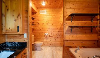 332 Allan St, Allison, IA 50602