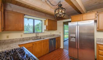 765 Reiten Dr, Ashland, OR 97520