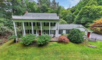 39 Cherry Ln, Airmont, NY 10952