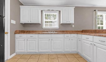 321 Panola Ave, Batesville, MS 38606