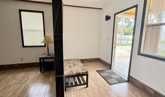 305 ARMOUR Ave, Auburndale, FL 33823