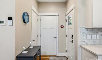 409 Kessler Pl, Asheville, NC 28804