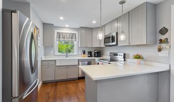 37 Trolly Farm Way, Falmouth, ME 04105