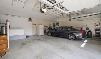 40 Quail Hollow Rd, Cranston, RI 02920