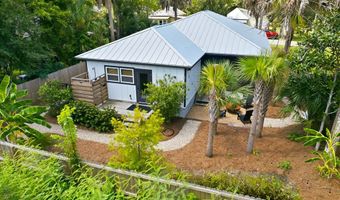 165 10th St, Apalachicola, FL 32320