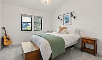 1185 NW Singleton Pl, Bend, OR 97703