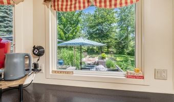 6 Colonial Cir, Alloway, NJ 07418