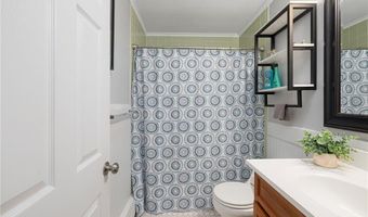 10 Summer St, Jamestown, RI 02835