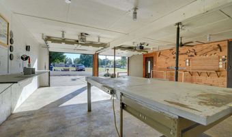 201 4th St, Armstrong, IA 50514