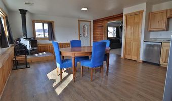 18 Rock Creek Rd, Clark, WY 82435