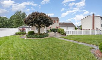 247 MILLER Rd, Akron, PA 17501