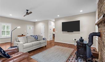 427 Valley View Dr, Aylett, VA 23009