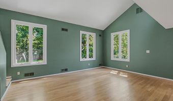 7607 MARYKNOLL Ave, Bethesda, MD 20817