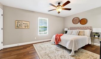 1014 Bedford Ln, Ballwin, MO 63011