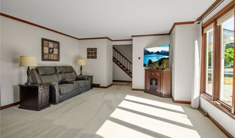 36 Schimwood Dr, Amherst, NY 14068
