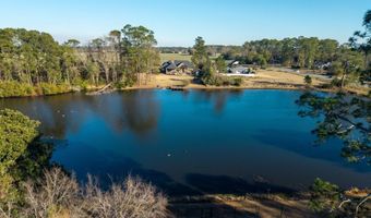 708 Town And Country Dr, Adel, GA 31620