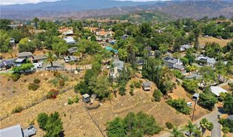 717 Porter Rd, Fallbrook, CA 92028